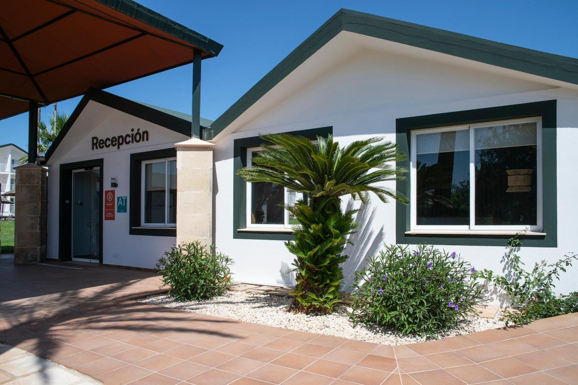 Pierre & Vacances Menorca Cala Blanes Cala'N Blanes  Kültér fotó